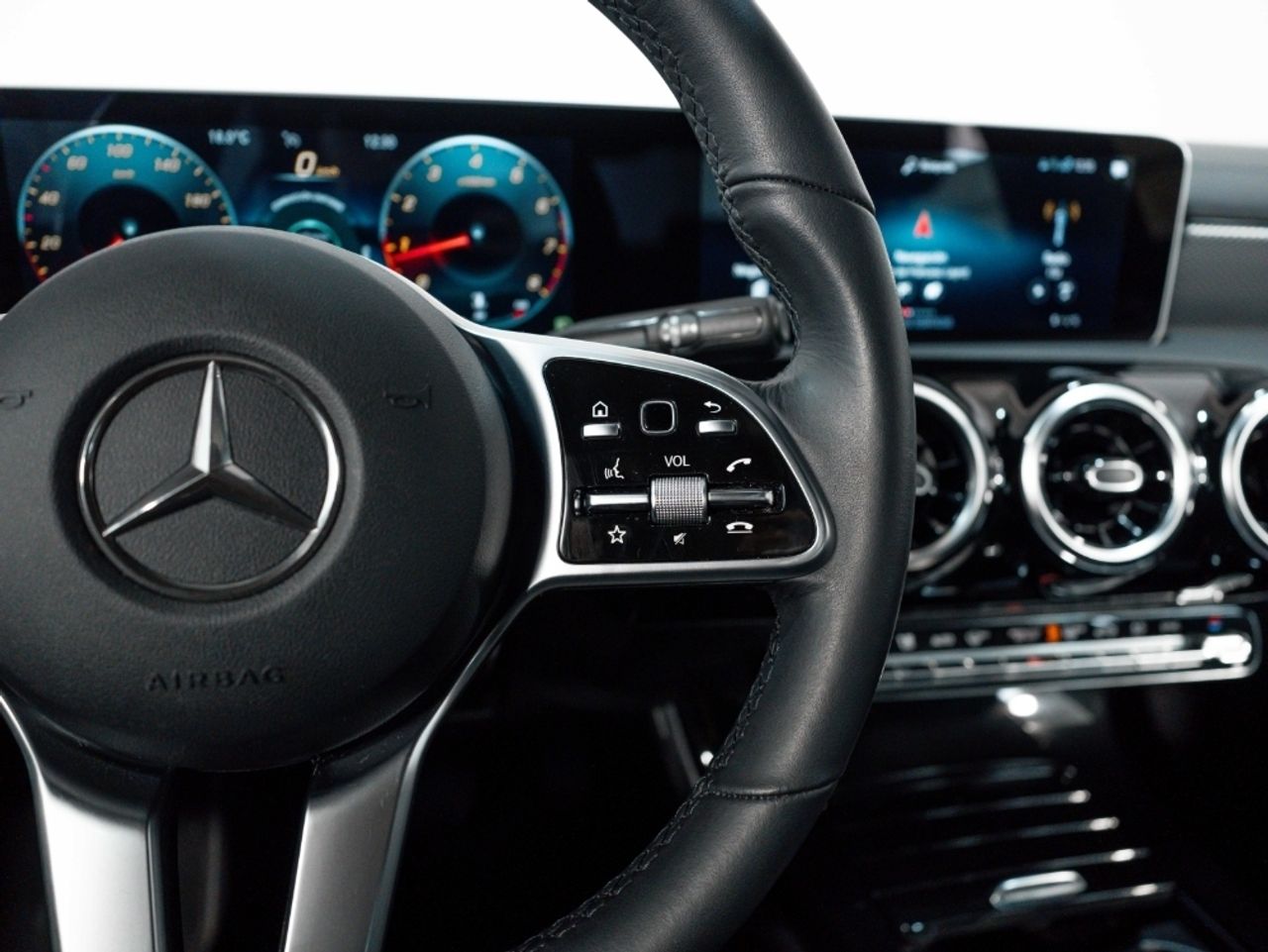 Foto Mercedes-Benz Clase CLA 16
