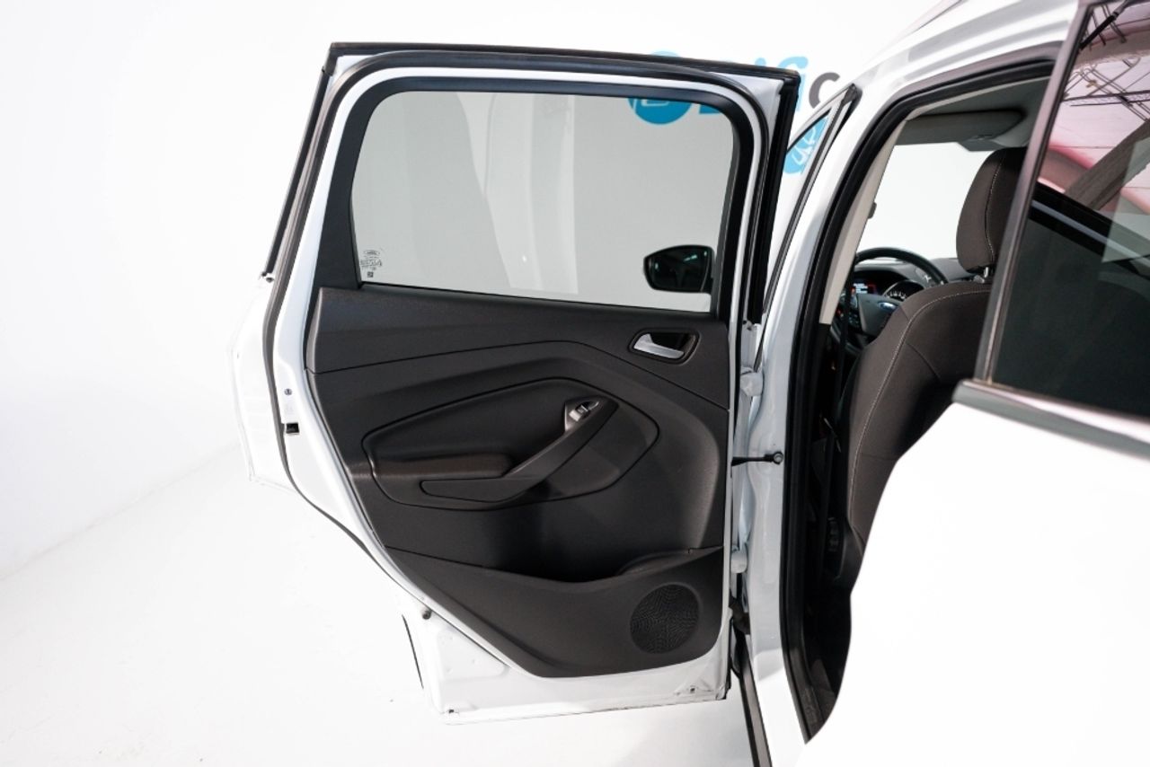 Foto Ford Kuga 28