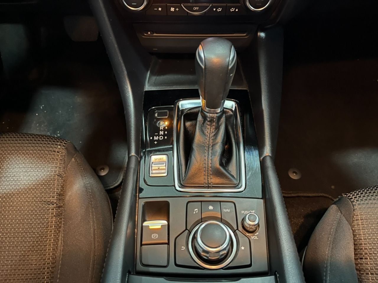 Foto Mazda Mazda3 16