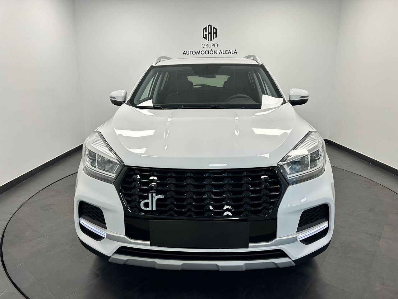 Foto DR Automobiles DR4 2