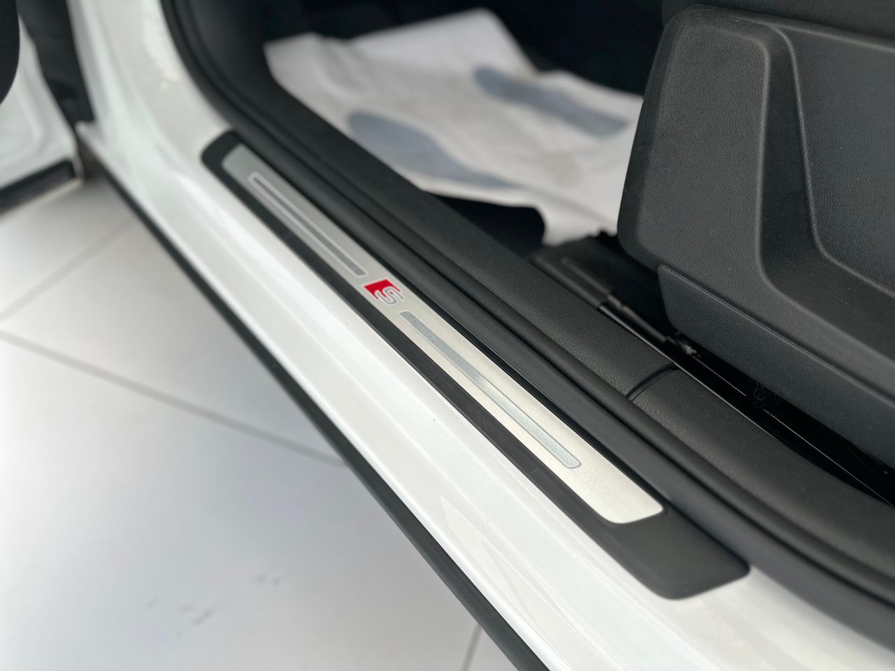 Foto Audi Q2 13