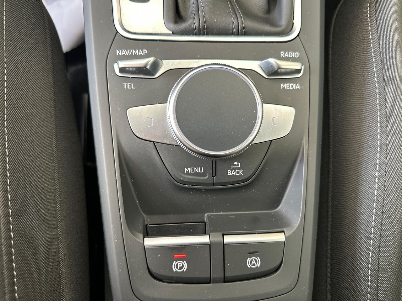 Foto Audi Q2 25