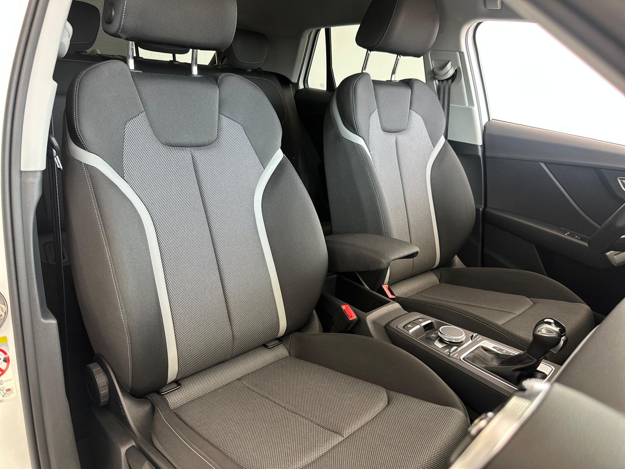 Foto Audi Q2 28