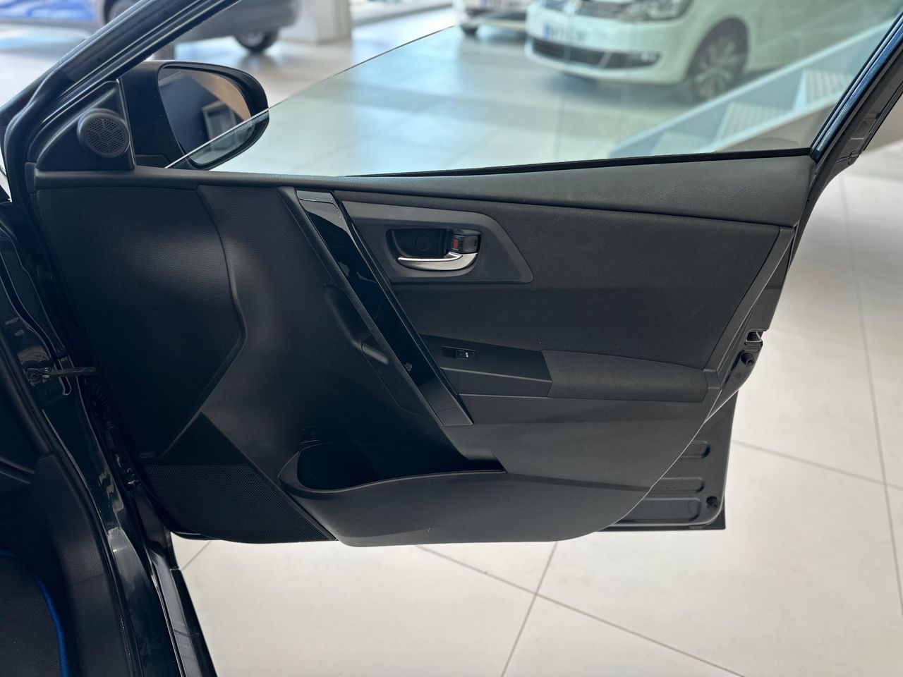Foto Toyota Auris 28