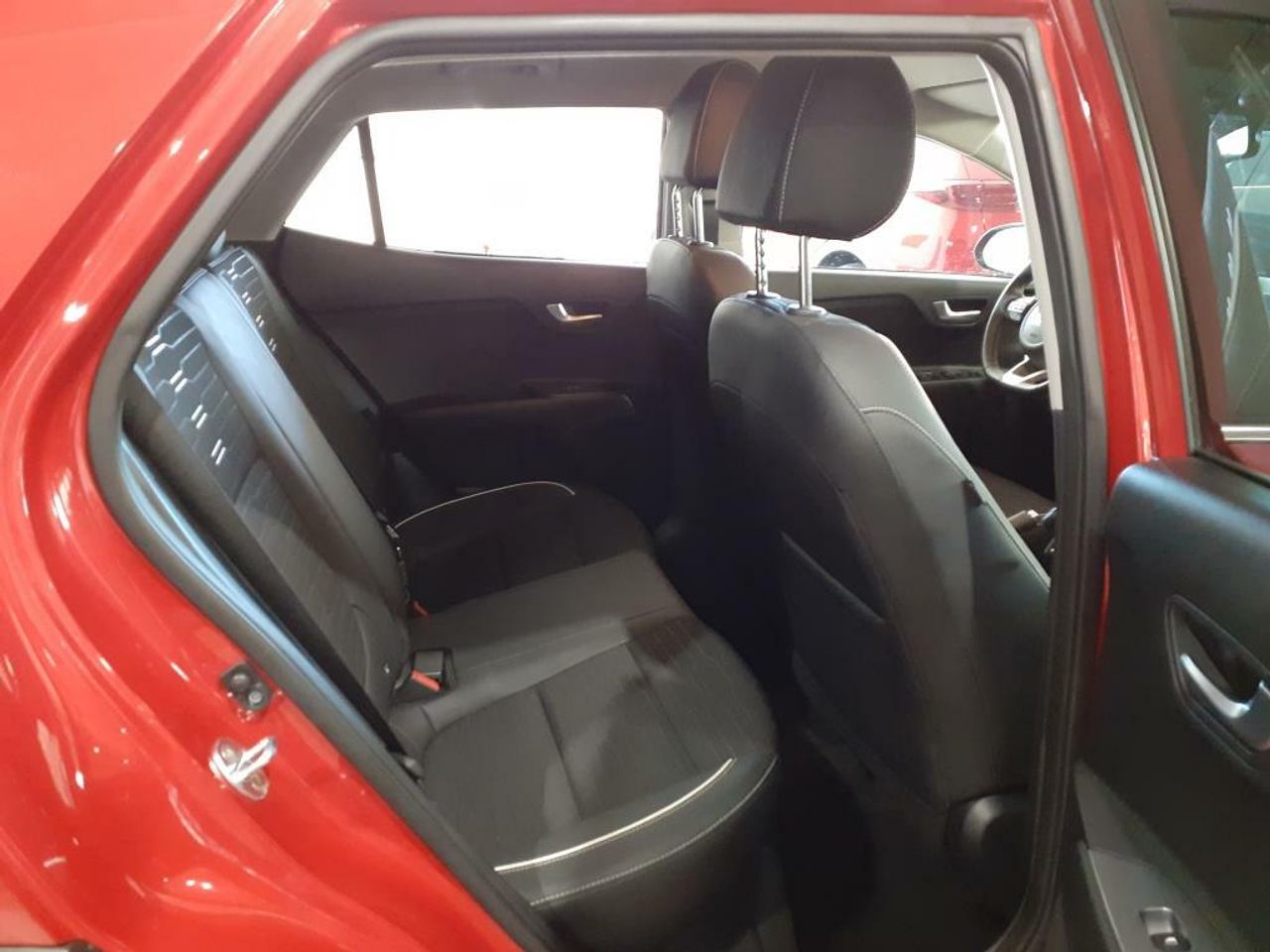 Foto Kia Stonic 12