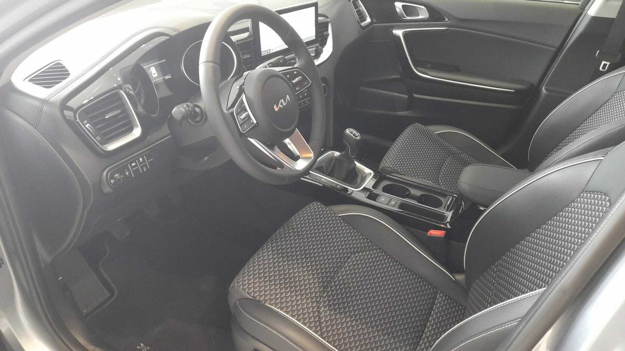 Foto Kia XCeed 9