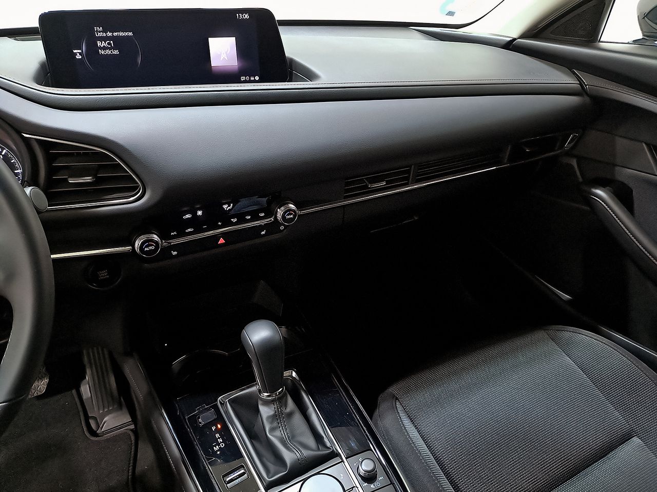 Foto Mazda CX-30 11