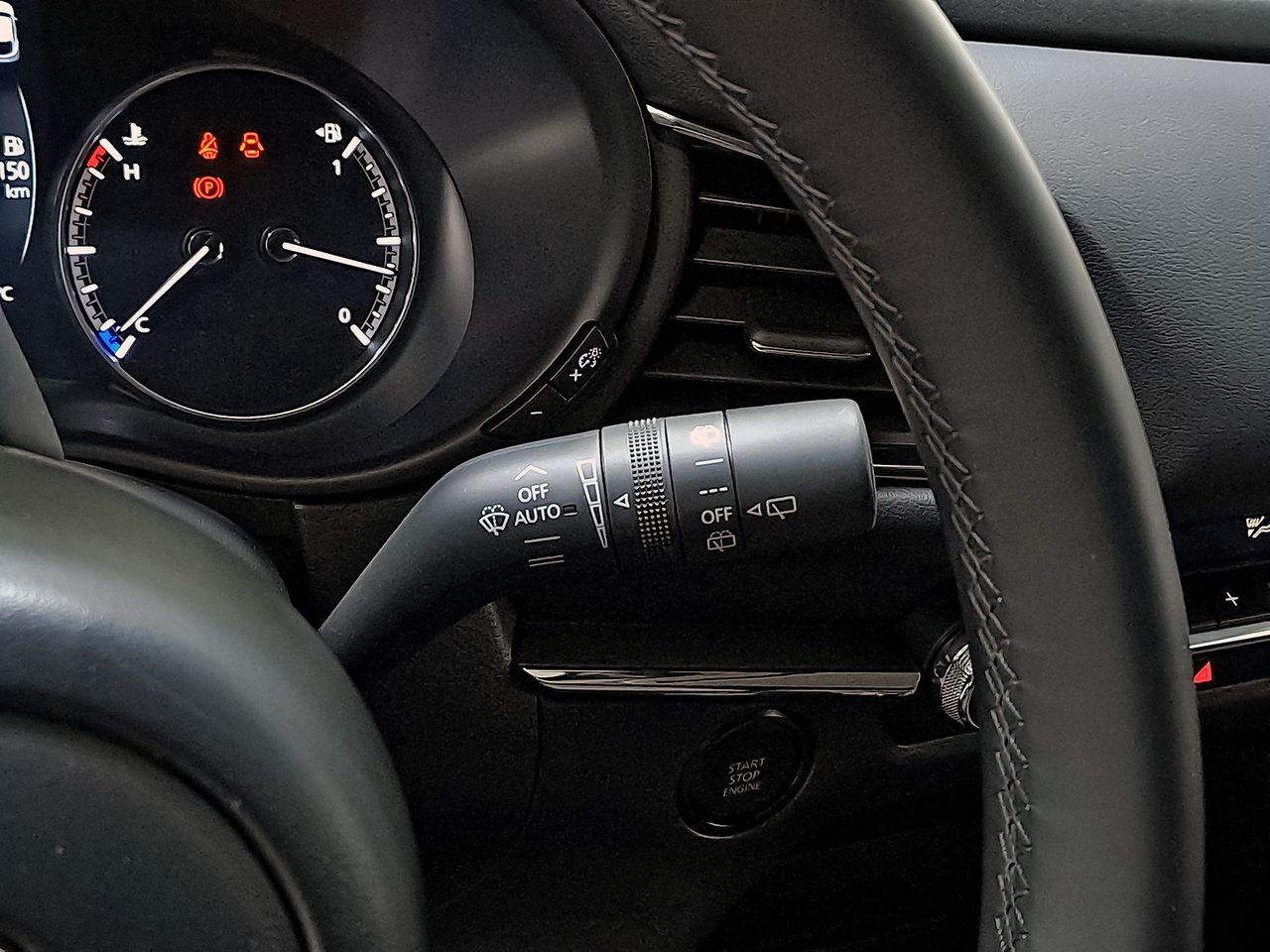 Foto Mazda CX-30 16