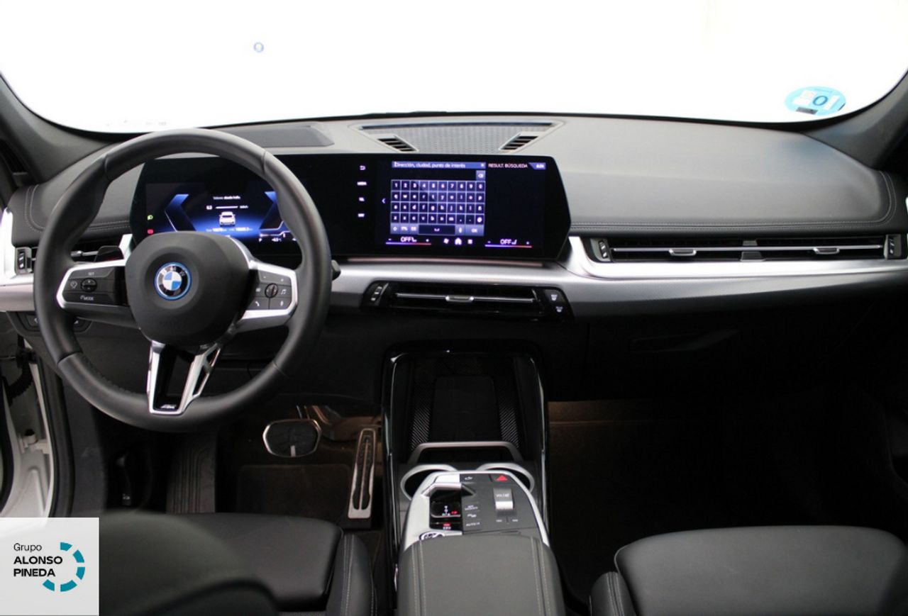 Foto BMW iX1 5