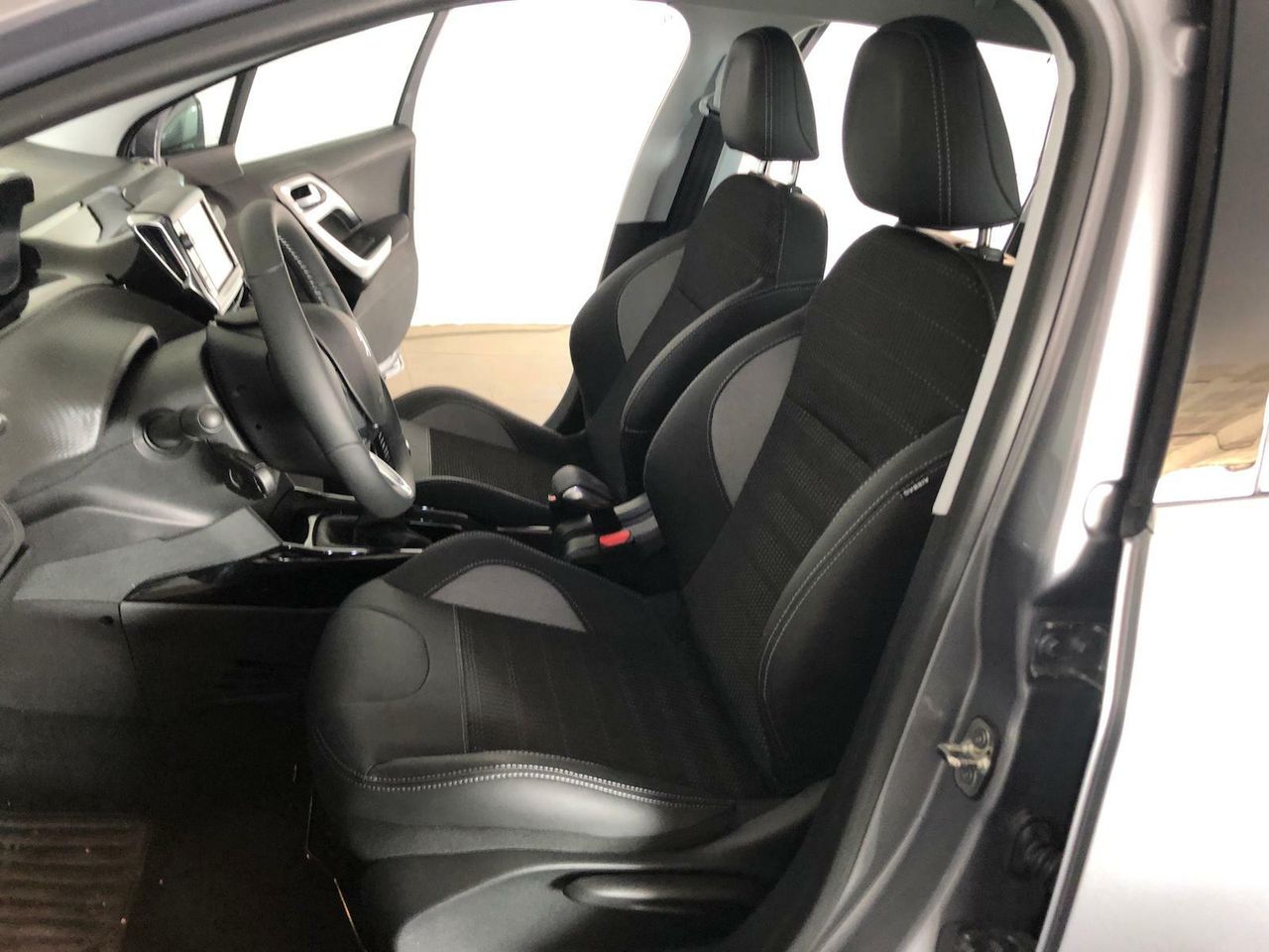 Foto Peugeot 2008 9