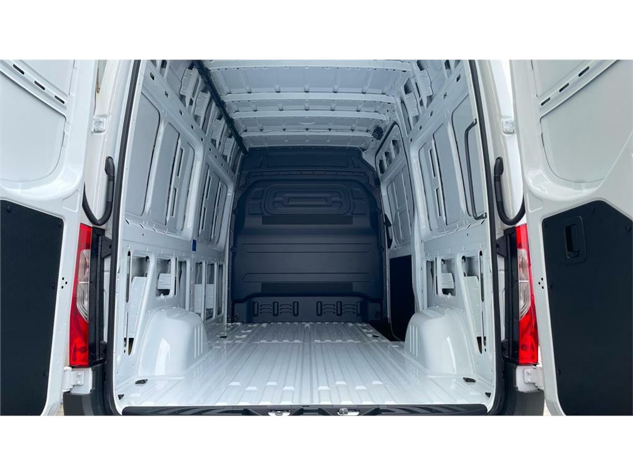 Foto Mercedes-Benz Sprinter 24