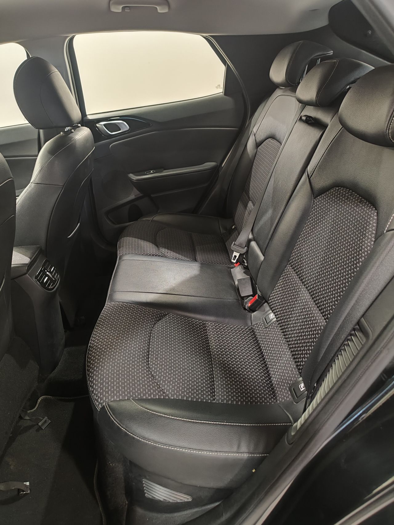 Foto Kia XCeed 21