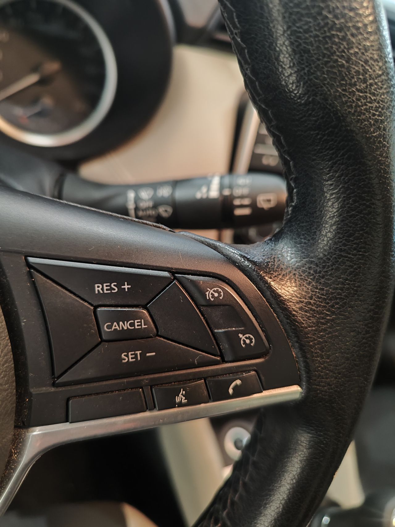 Foto Nissan Micra 12