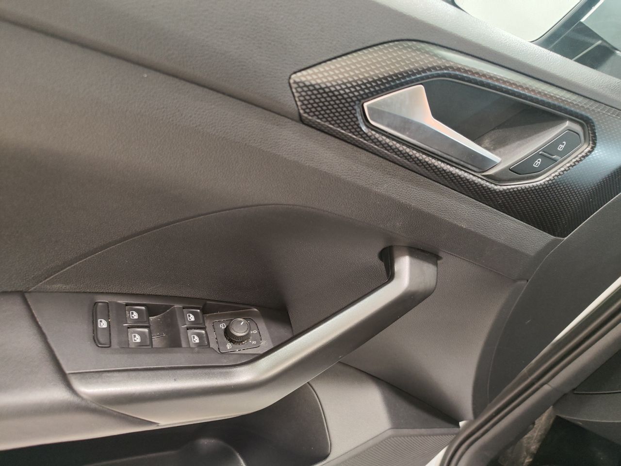 Foto Volkswagen T-Cross 9