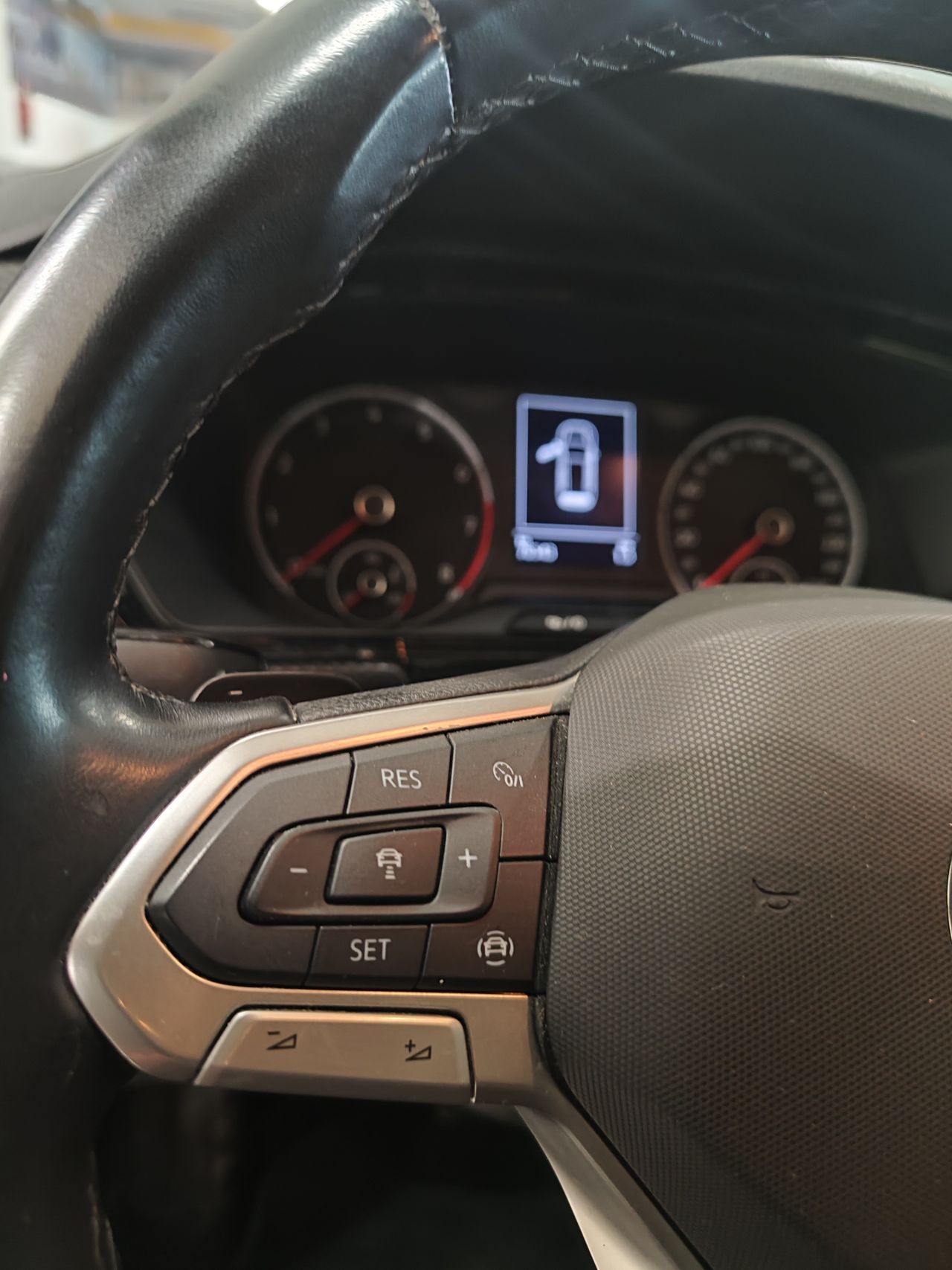 Foto Volkswagen T-Cross 11