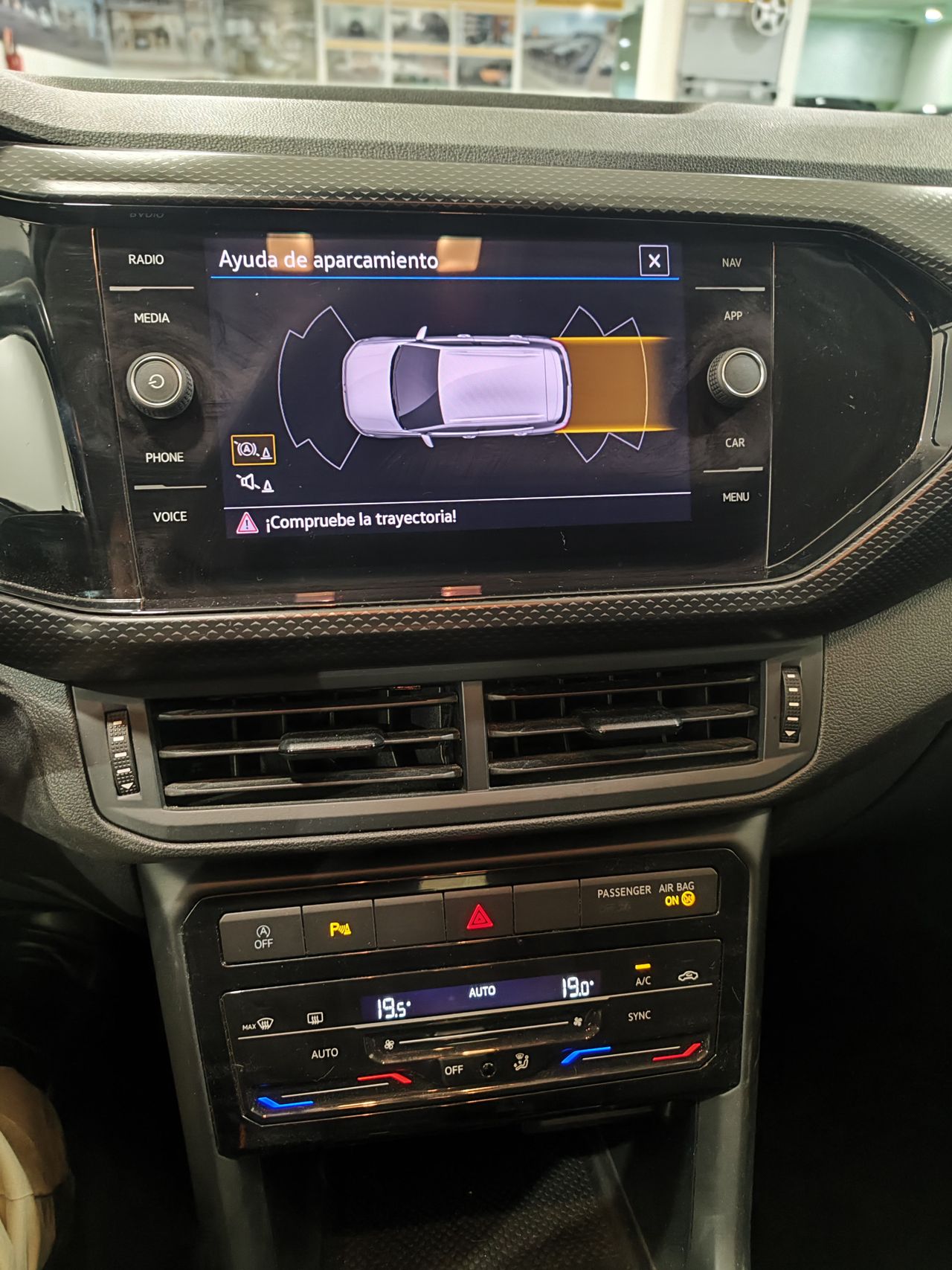 Foto Volkswagen T-Cross 14