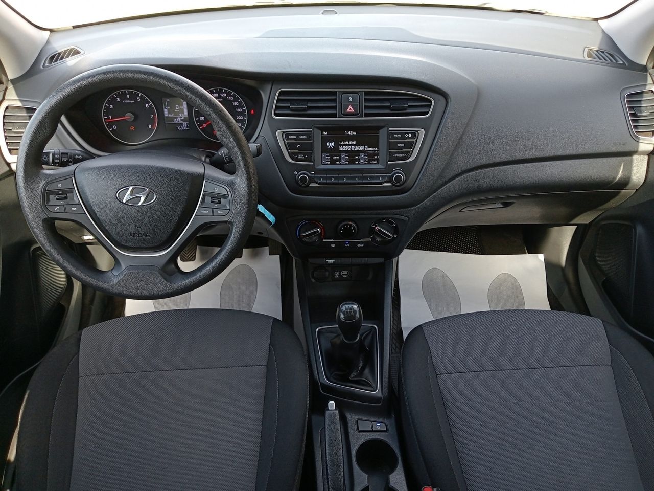 Foto Hyundai i20 6