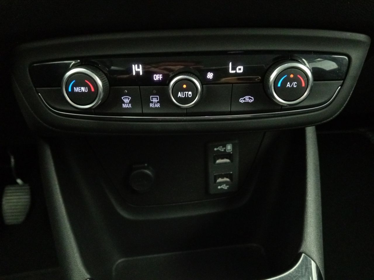 Foto Opel Crossland X 15