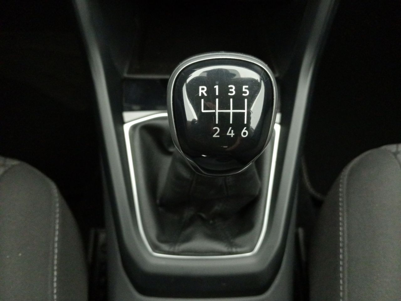 Foto Volkswagen T-Cross 14