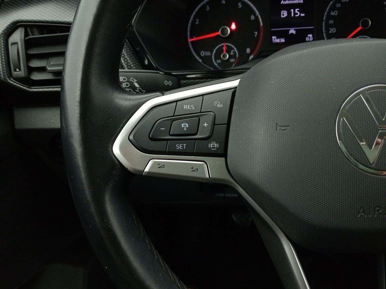 Foto Volkswagen T-Cross 15