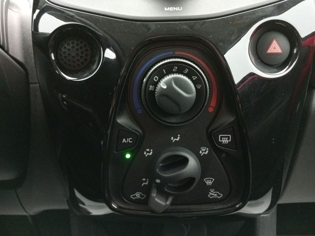 Foto Peugeot 108 12