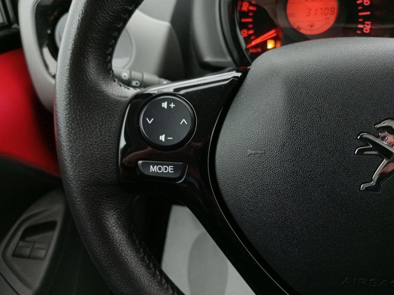 Foto Peugeot 108 14