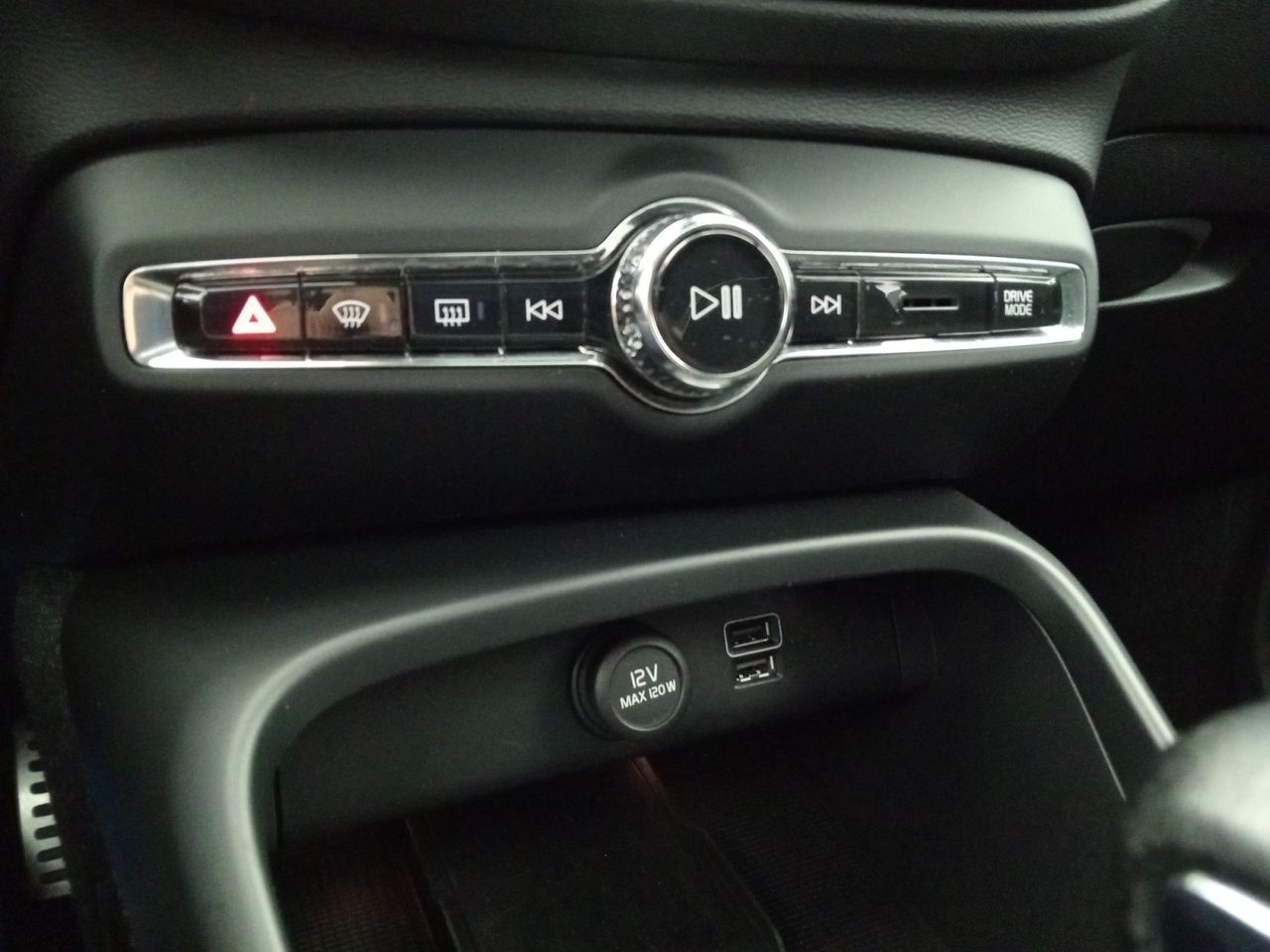 Foto Volvo XC40 12