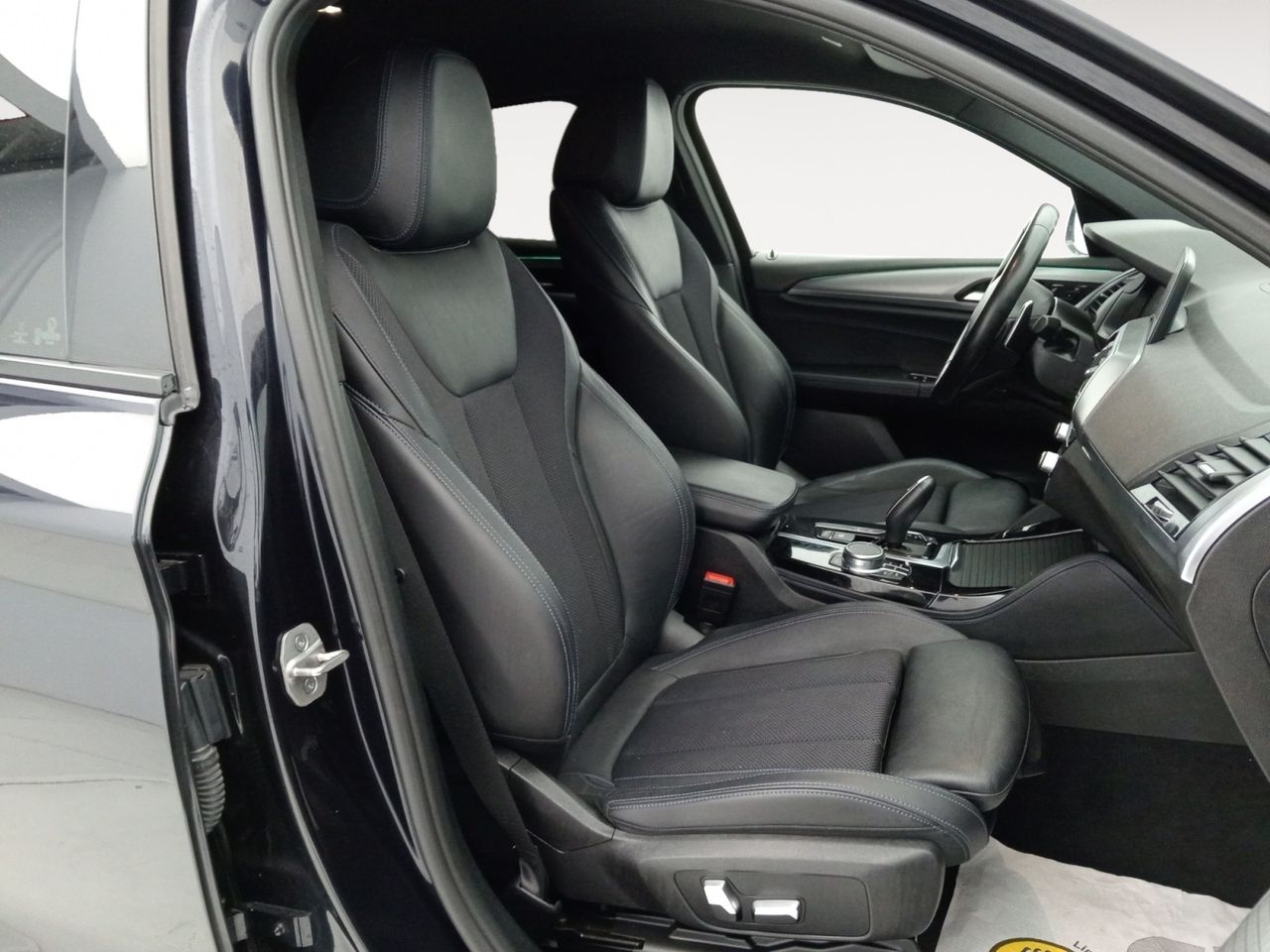 Foto BMW X4 8