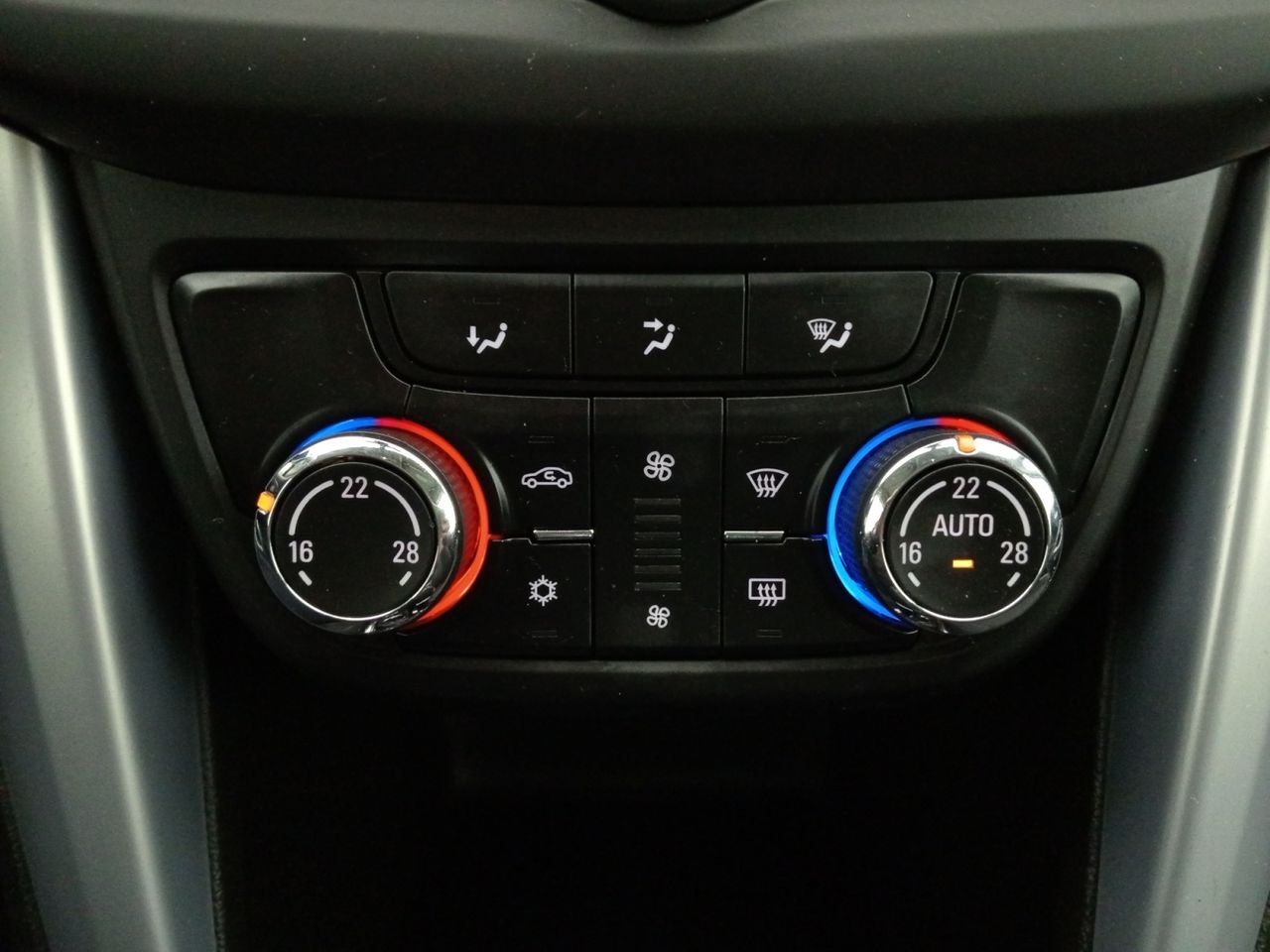 Foto Opel Zafira 15
