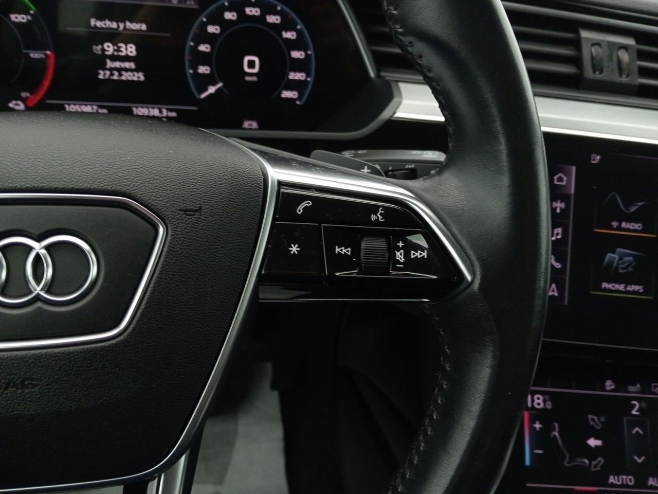 Foto Audi E-tron 17