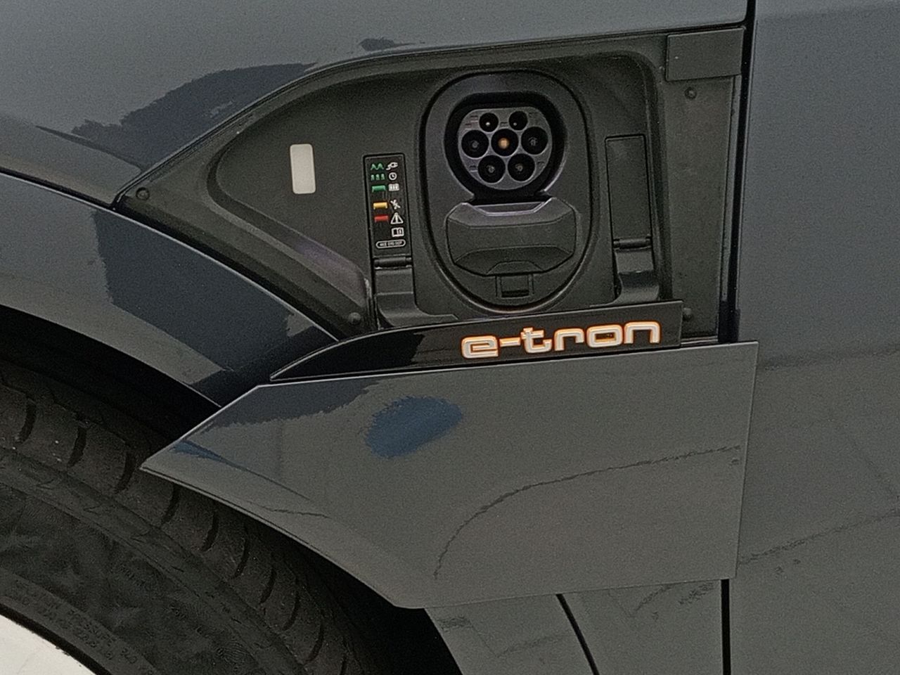 Foto Audi E-tron 31