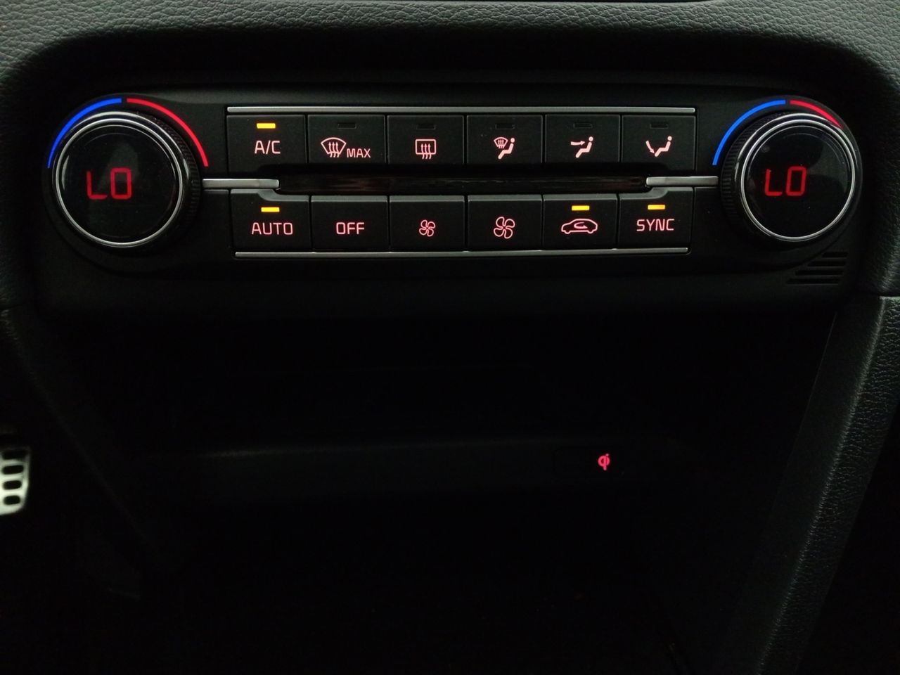 Foto Kia XCeed 14