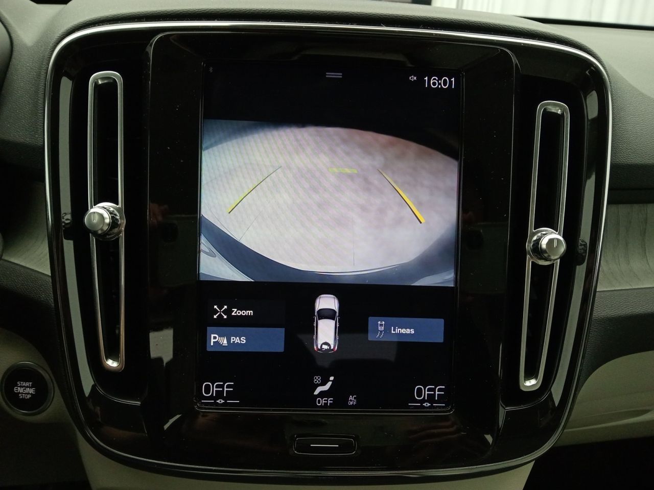 Foto Volvo XC40 12