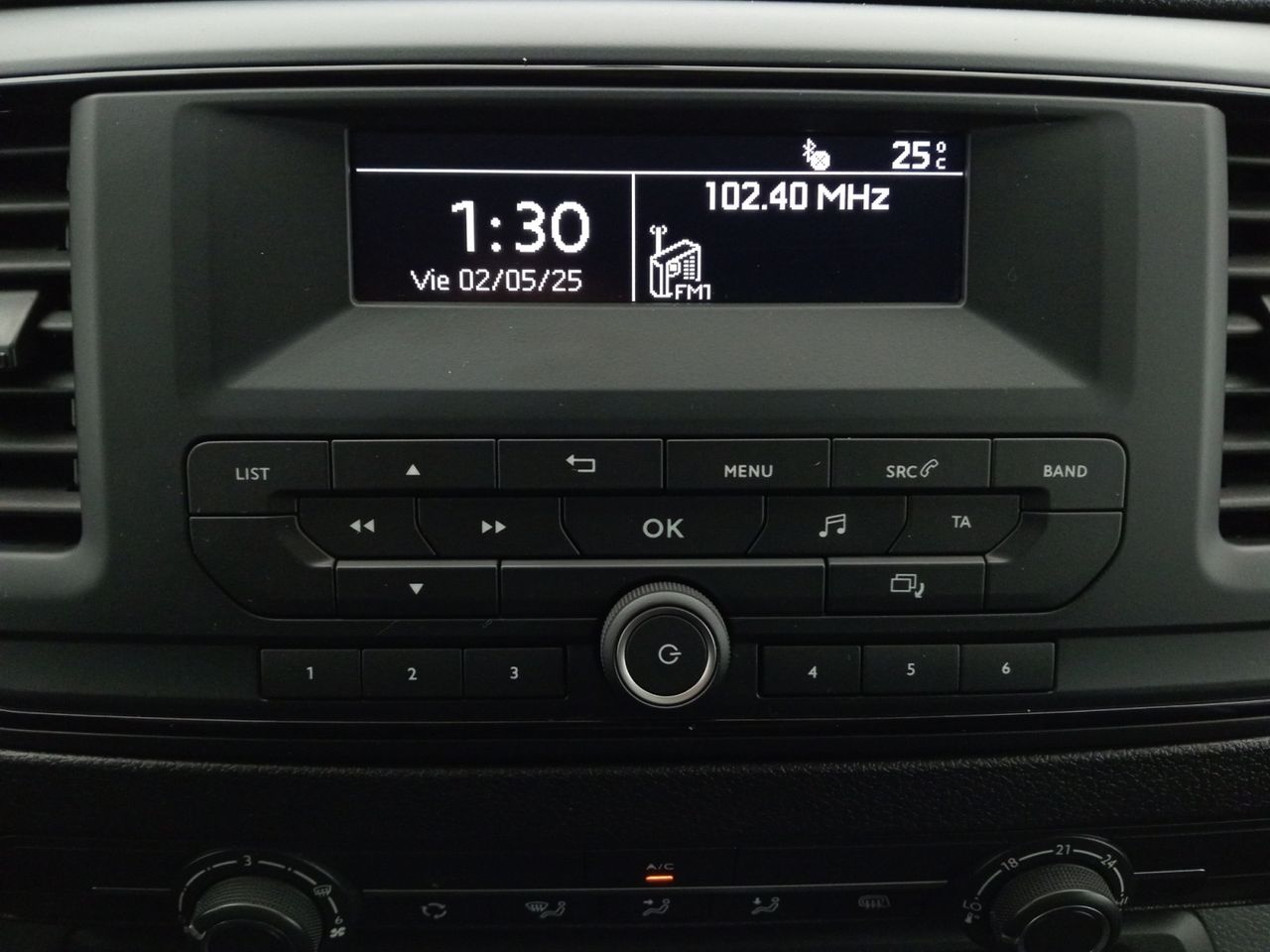 Foto Opel Vivaro 11