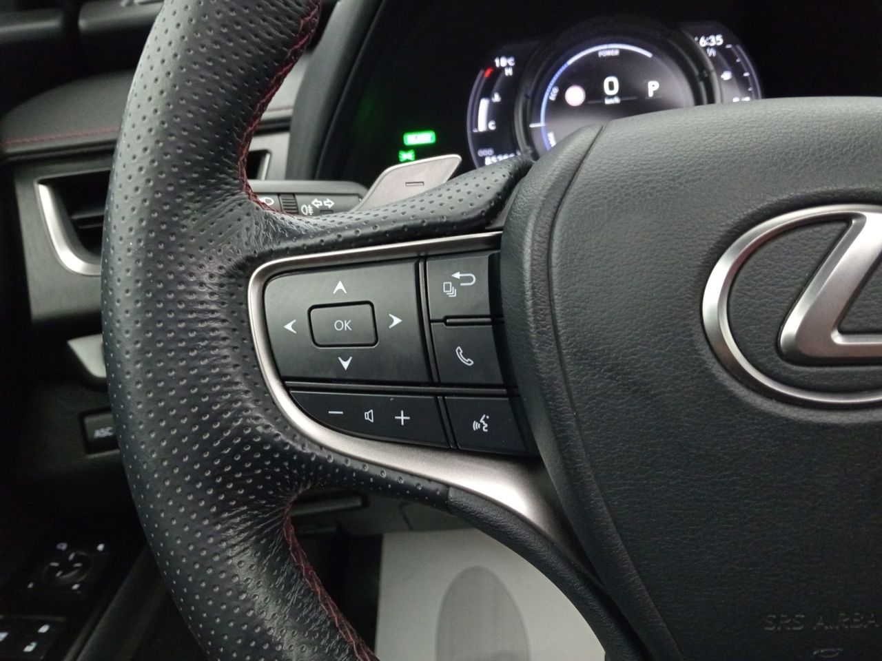 Foto Lexus UX 18