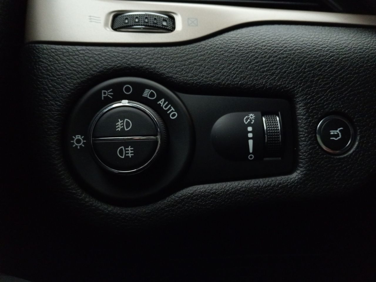 Foto Jeep Cherokee 22
