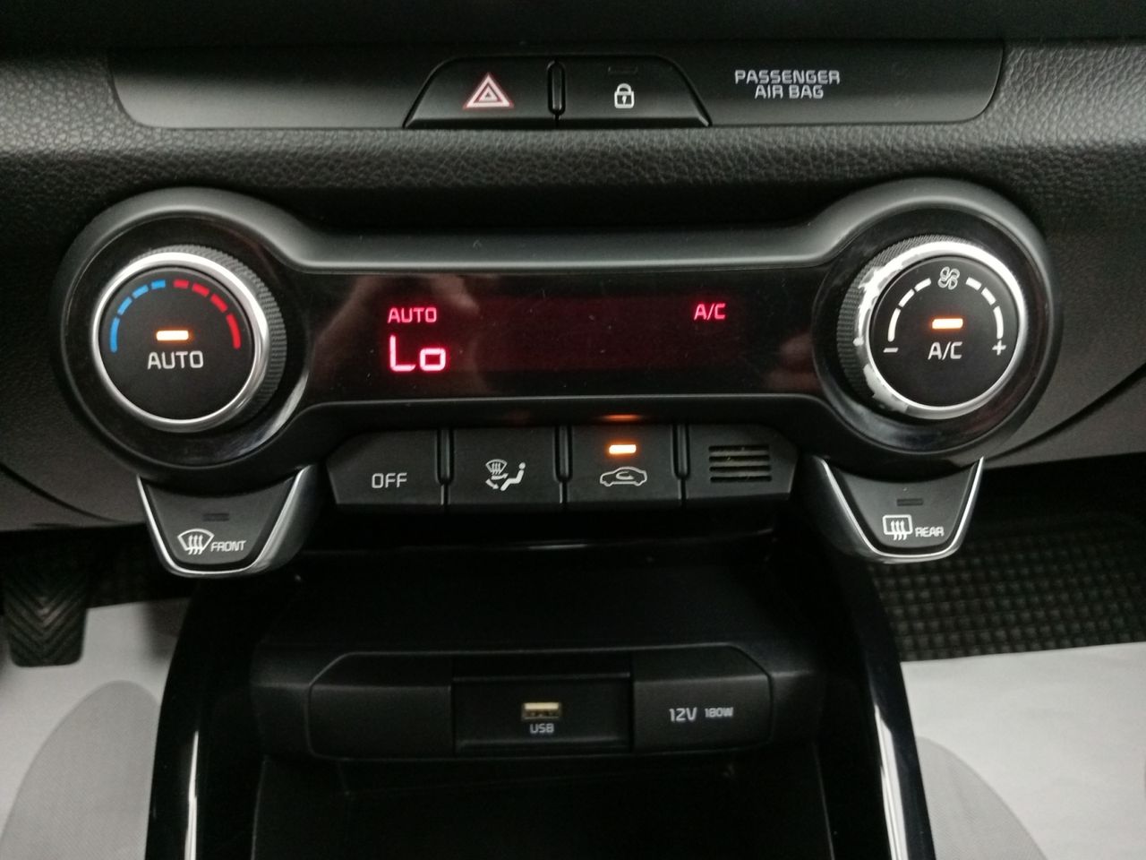 Foto Kia Stonic 12