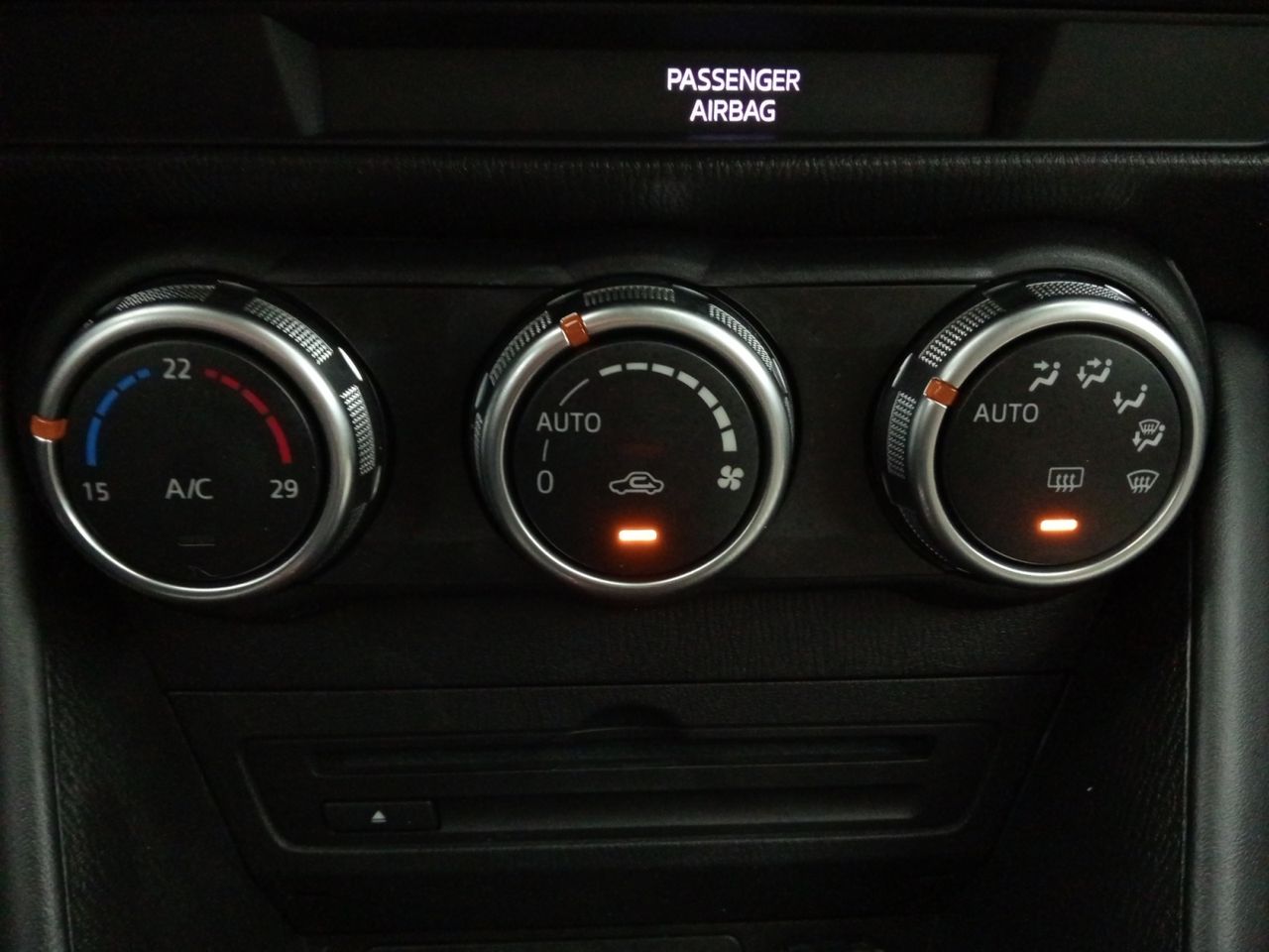 Foto Mazda CX-3 13
