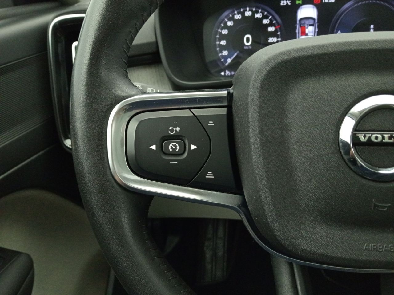 Foto Volvo XC40 18