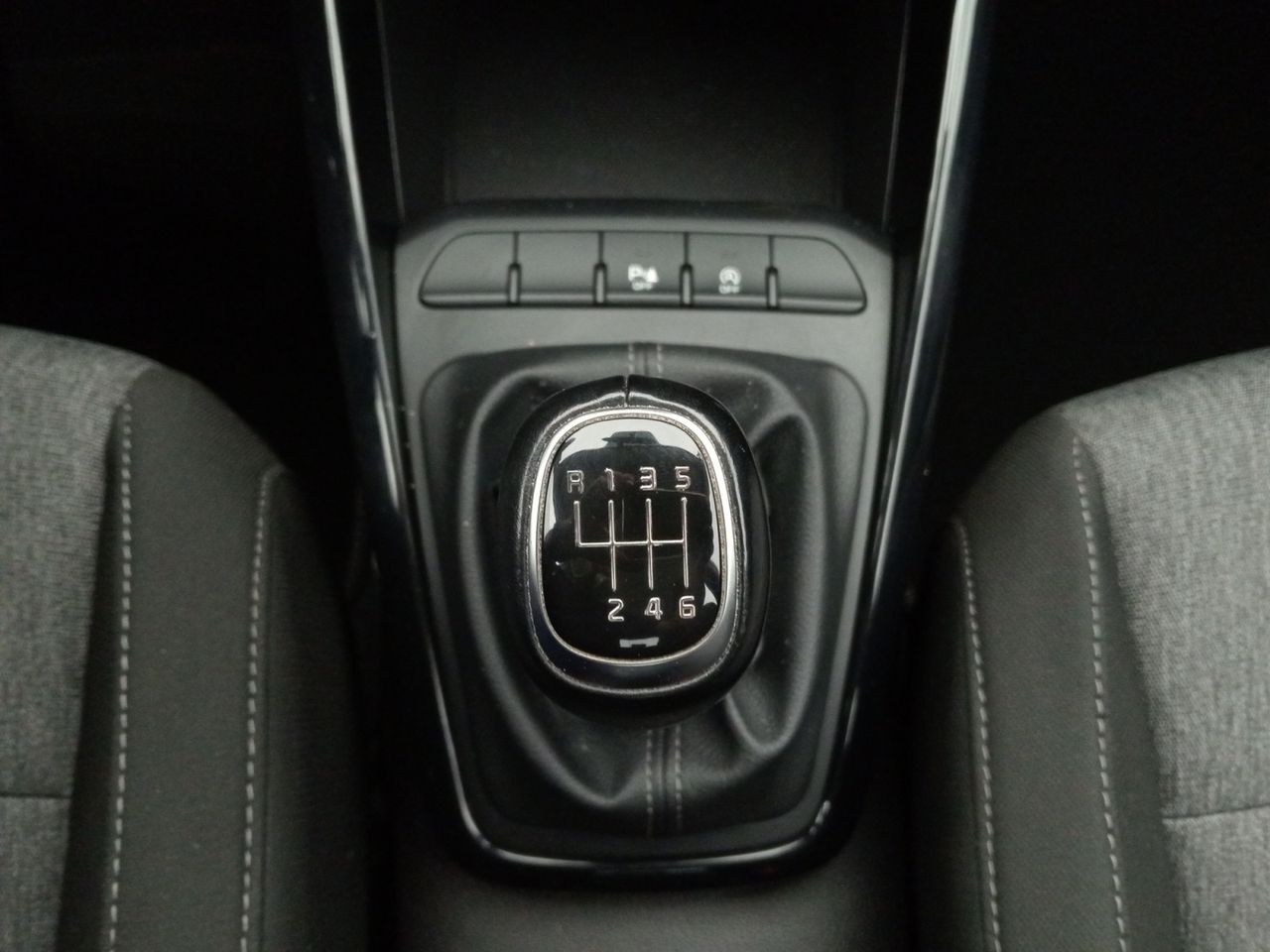 Foto Kia Stonic 14