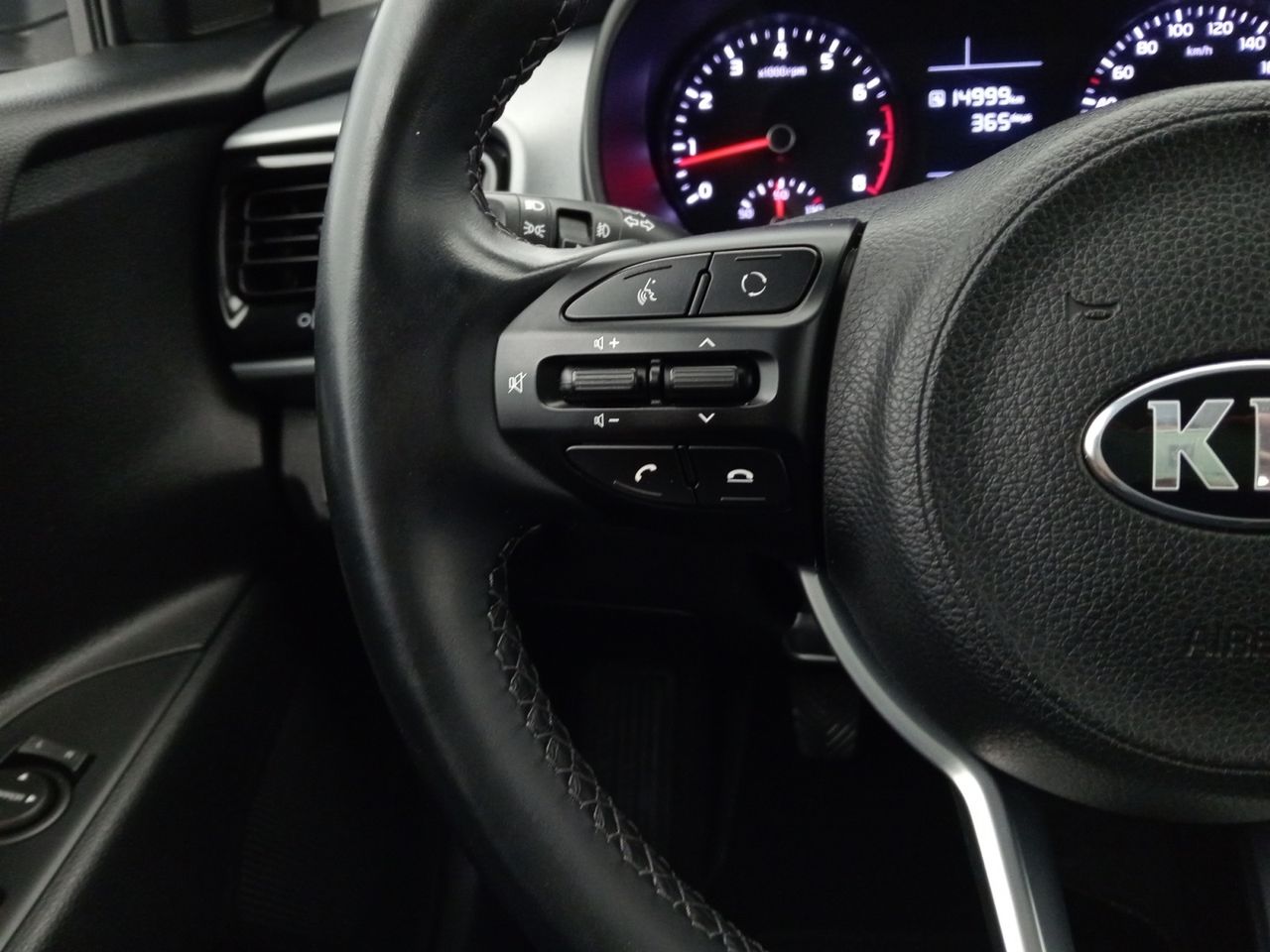 Foto Kia Stonic 15