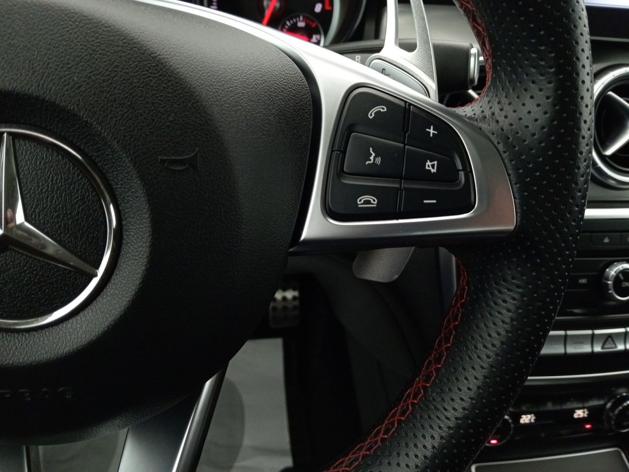 Foto Mercedes-Benz Clase CLA 16