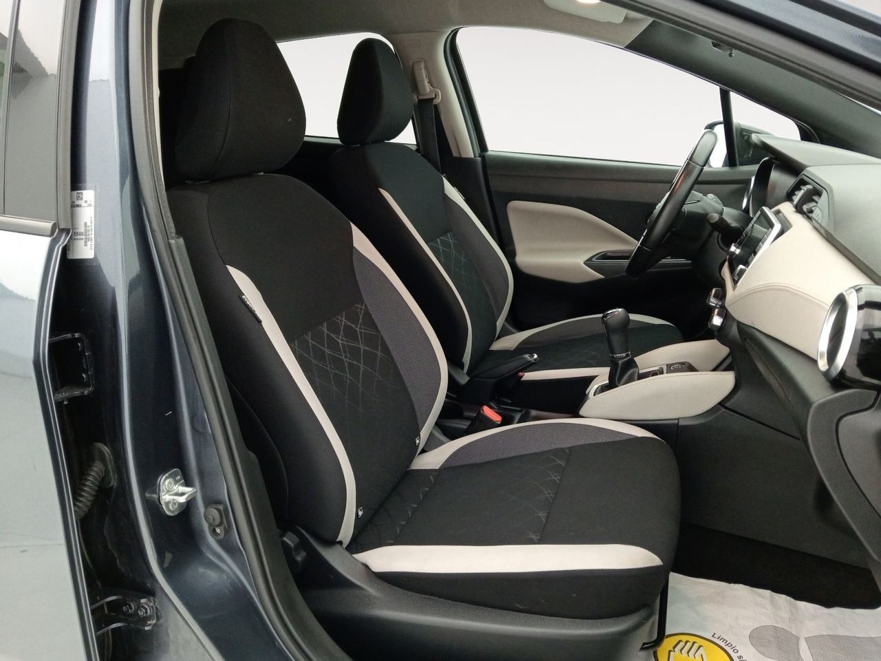 Foto Nissan Micra 8