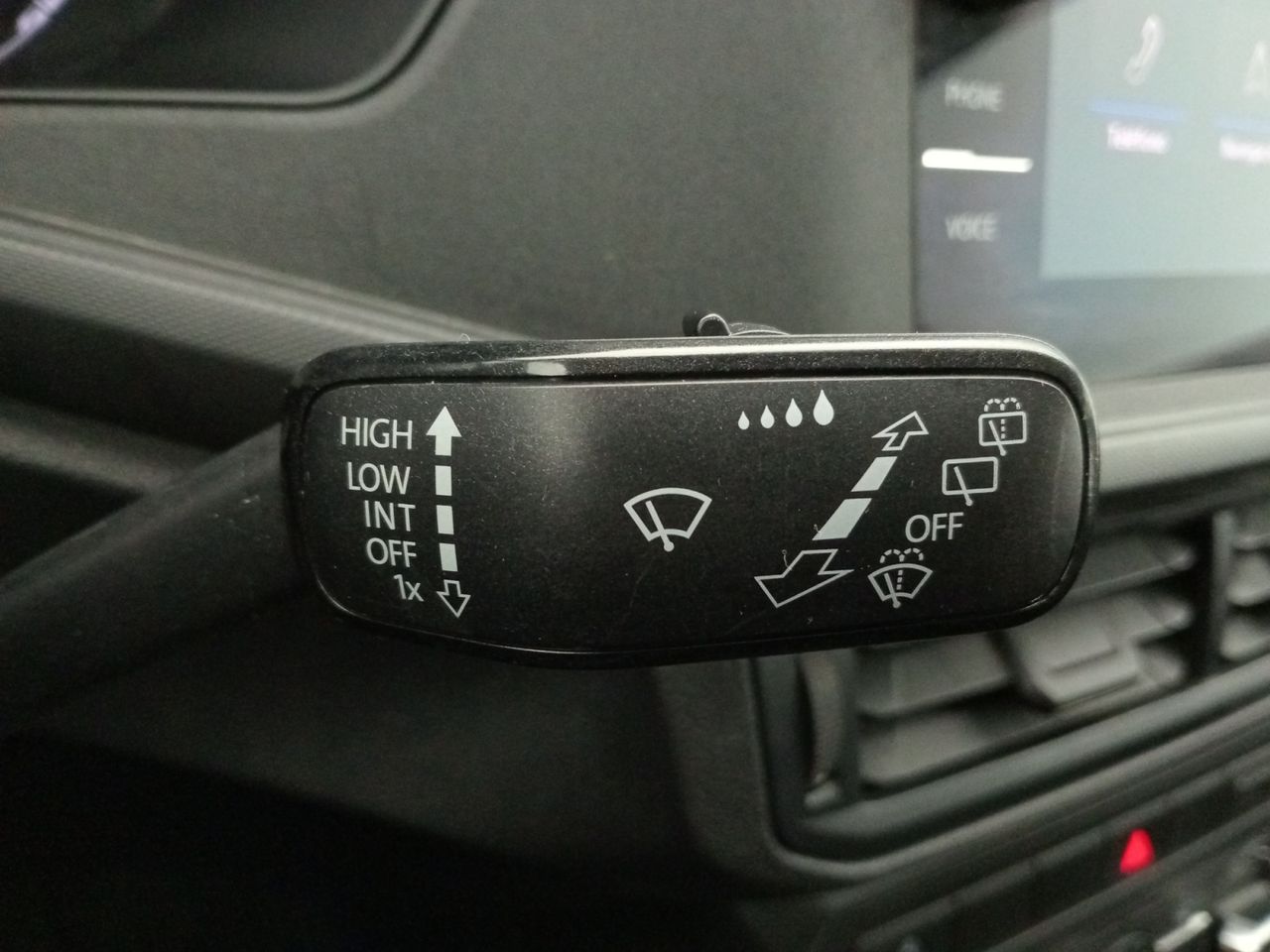 Foto Volkswagen T-Cross 16