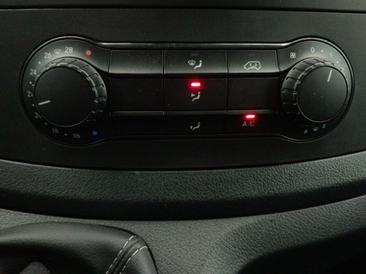 Foto Mercedes-Benz Vito 12