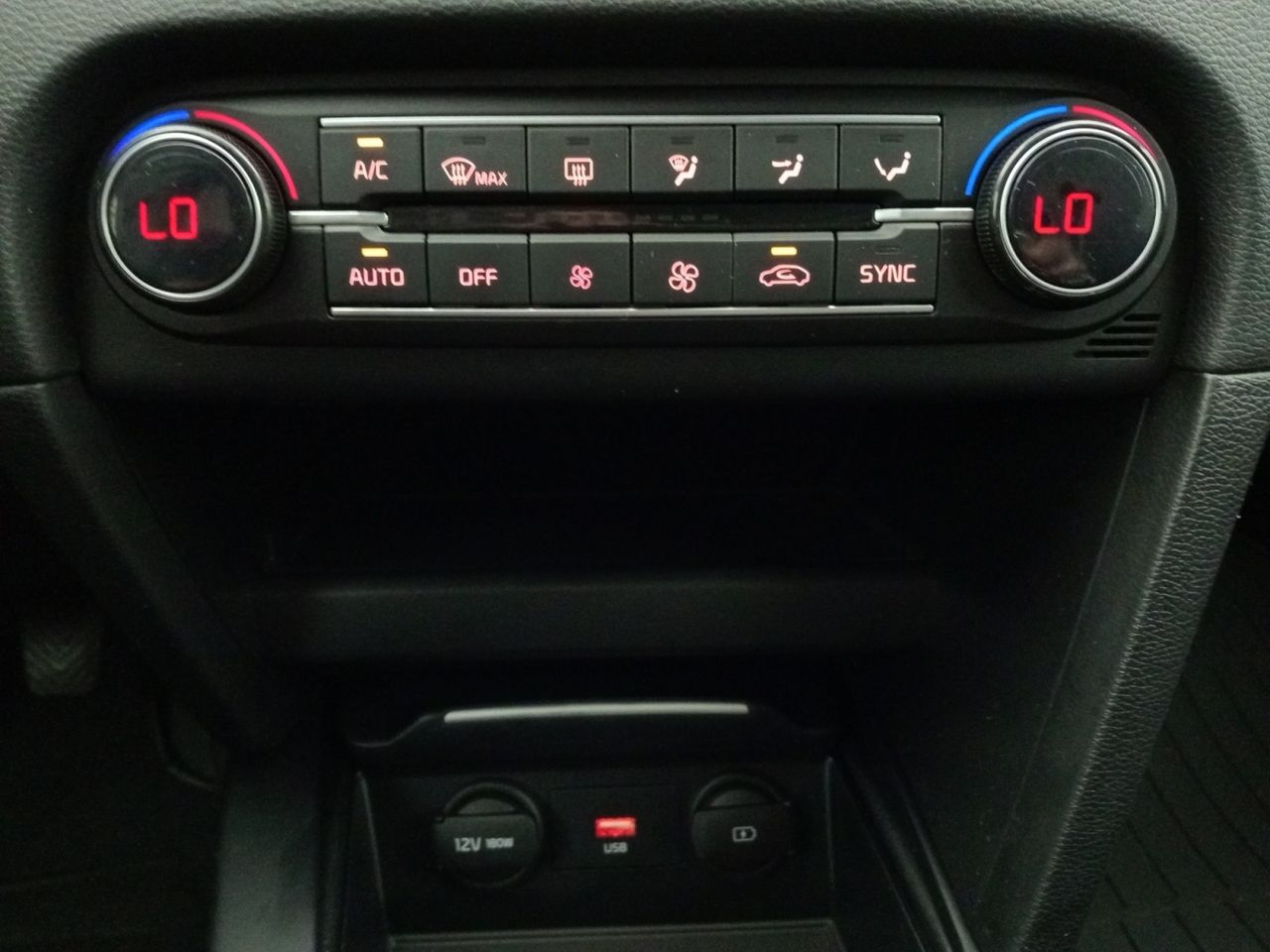 Foto Kia XCeed 13