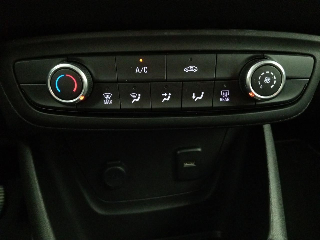 Foto Opel Crossland X 15