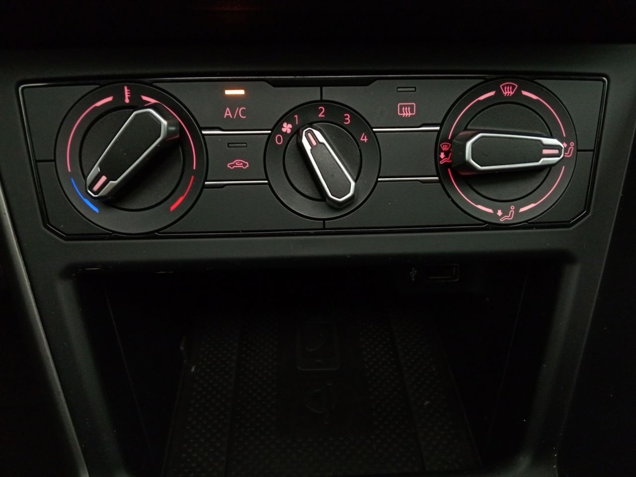 Foto Volkswagen Polo 14