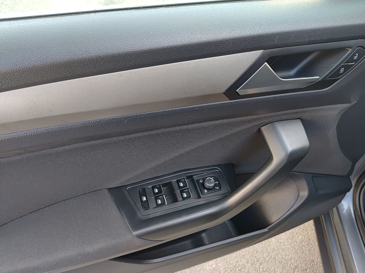 Foto Volkswagen T-Roc 20