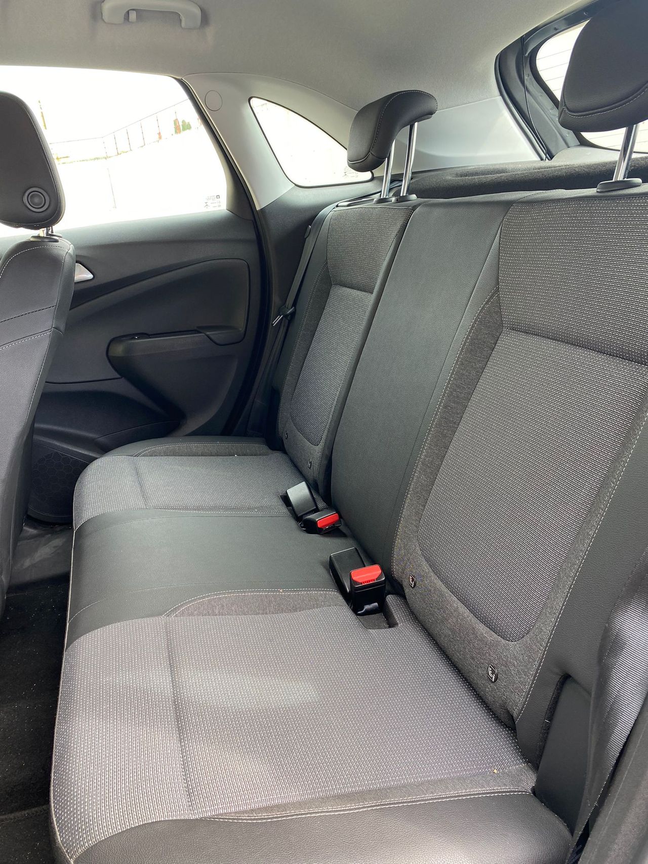 Foto Opel Crossland X 12